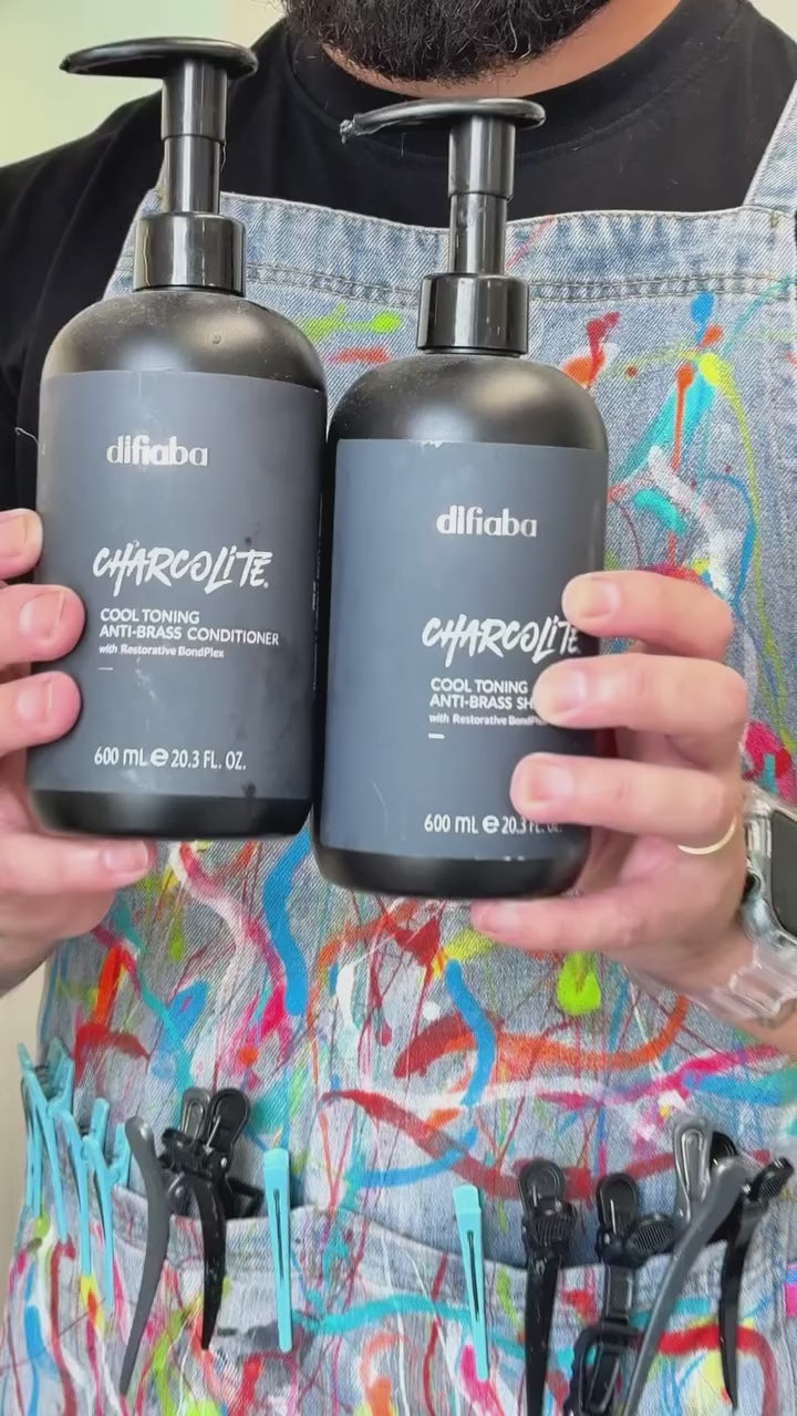 Cargar vídeo: Acondicionador anti-cobrizo Charcolite™ Cool Toning con BondPlex restaurador